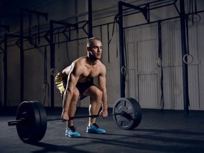 How to Safely Lift Weights Without Injuring Your Arms